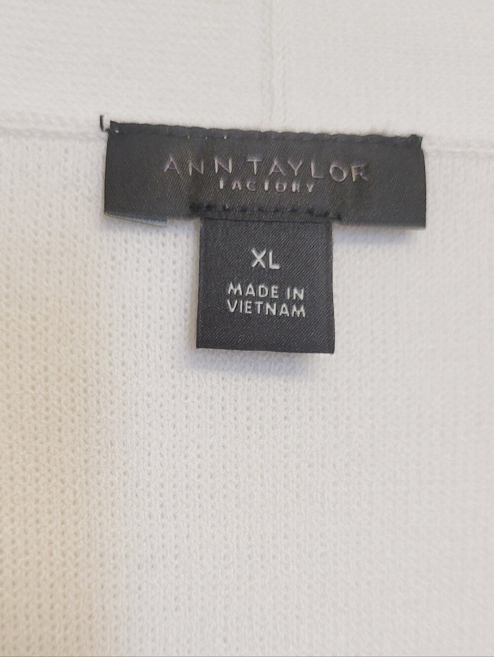 Ann Taylor Ivory V-Neck Sleeveless Knit Tank XL - Picture 4 of 7